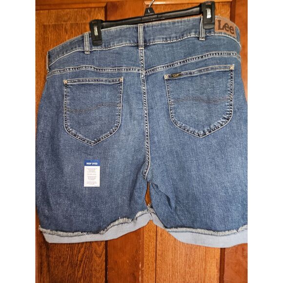 NWT Lee Dark Mid Rise 8.5" ISM Blue Jean Shorts Size 24W Plus‑Size Denim Summer - Picture 1 of 9